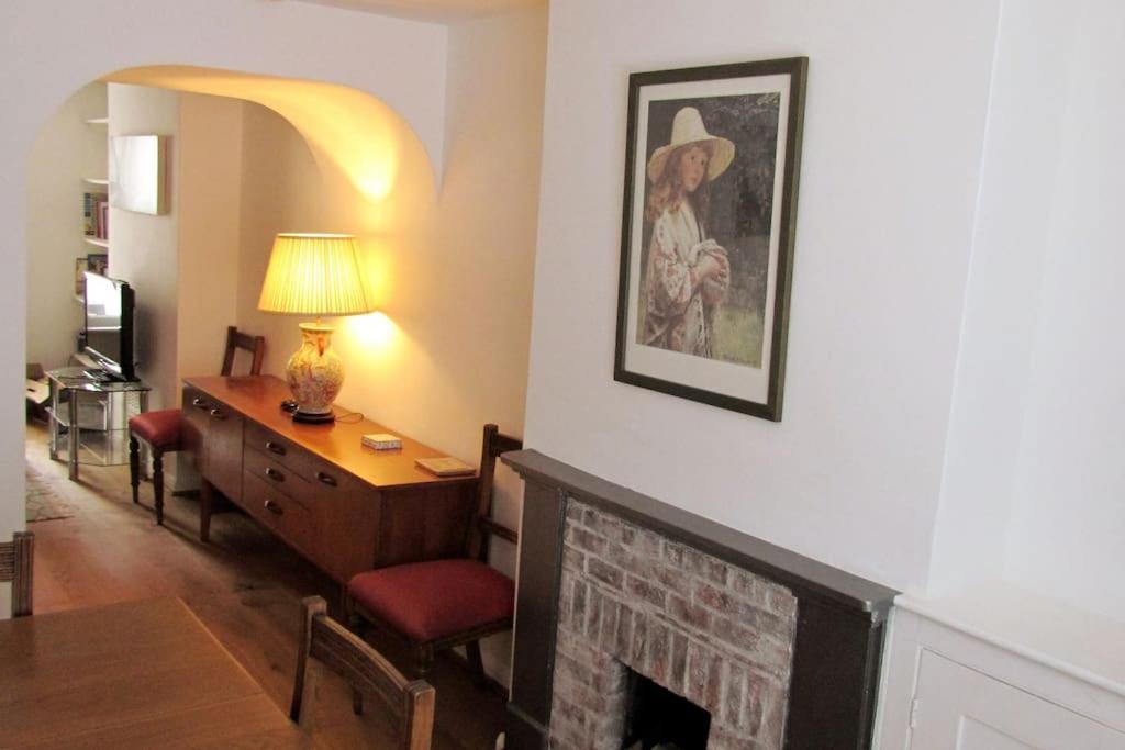 Welcoming Cottage In Chichester Near City Centre Exterior photo